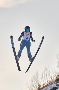 Rasnov, Romanya - 24-26 Ocak 2020: Hoffmann Anna kayak atlamacısı Romanya 'nın Rasnov kentinde düzenlenen Bayanlar Fis Dünya Kayak Şampiyonasını kazanmak için yarışıyor