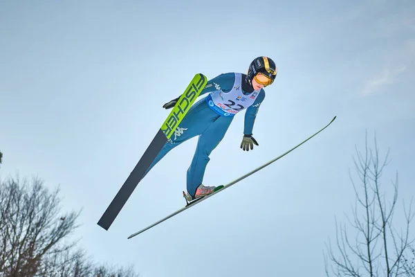 Rasnov Romênia Janeiro 2020 Desconhecido Jumper Esqui Compacta Para Ganhar — Fotografia de Stock