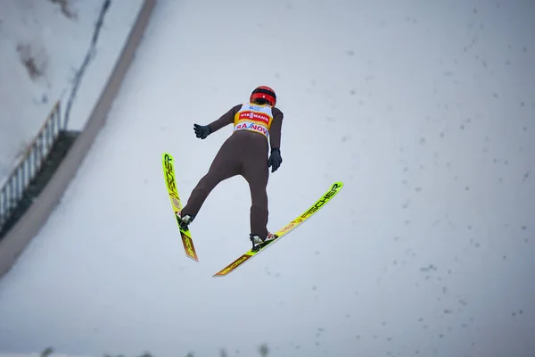 Rasnov Romênia Janeiro 2020 Desconhecido Jumper Esqui Compacta Para Ganhar — Fotografia de Stock