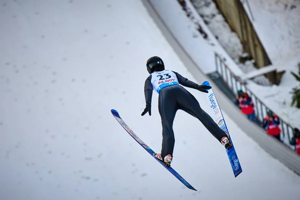 Rasnov Romênia Janeiro 2020 Desconhecido Jumper Esqui Compacta Para Ganhar — Fotografia de Stock