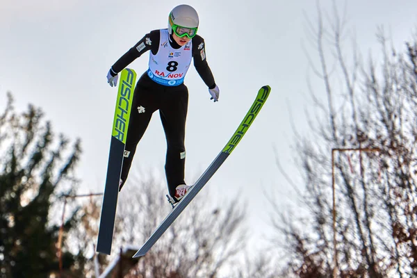 拉斯诺夫 罗马尼亚 2020年1月24日至26日 公园Guylim滑雪跳投比赛赢得在拉斯诺夫举行的女子Fis世界杯滑雪跳跃比赛 — 图库照片