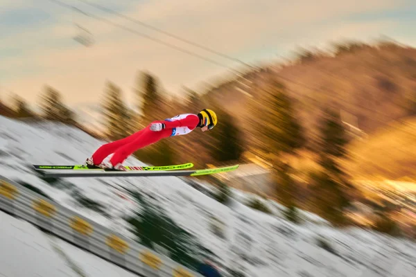 Rasnov Rumunsko Ledna 2020 Neznámé Skokanské Závody Lyžích Vítězství Závodě — Stock fotografie