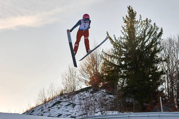ルーマニア ラズノフ 2020年1月24日 26日 カロリーナ インドラコヴァスキージャンパーがルーマニア ラズノフで開催されたレディースフィスワールドカップスキージャンプ大会で優勝 — ストック写真