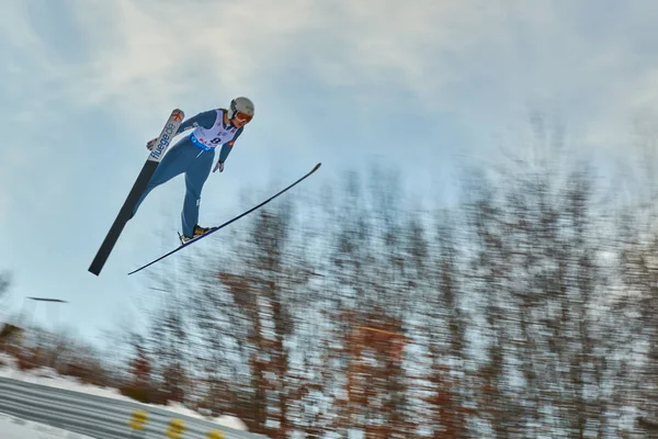 ルーマニア ラズノフ 2020年1月24日 26日 ルーマニア ラズノフで開催されたレディースフィスワールドカップスキージャンプ大会で 未知のスキージャンパーが優勝しました — ストック写真
