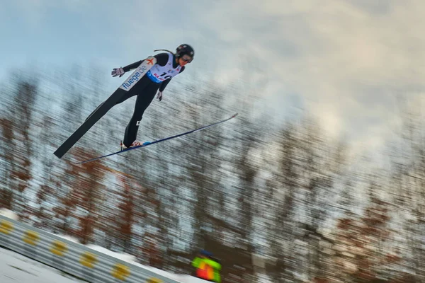 Rasnov Romênia Janeiro 2020 Desconhecido Jumper Esqui Compacta Para Ganhar — Fotografia de Stock