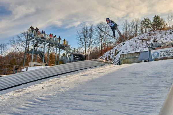 Rasnov Rumänien Januar 2020 Unbekannte Skispringer Wetteifern Den Sieg Beim — Stockfoto