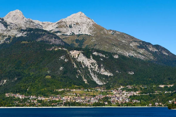 Veduta Aerea Sulla Bellissima Città Molveno Sul Lago Molveno Lago — Foto Stock