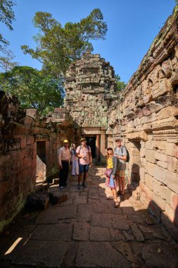 SIEM REAP, CAMBODIA - 14 Aralık 2014: Angkor Wat kompleksindeki Antik Prasat Preah Khan tapınağı, Angkor Wat Arkeoloji Parkı Siem Reap, Kamboçya UNESCO Dünya Mirası Alanı
