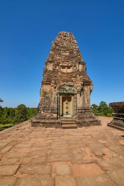 Angkor Thom 'daki Pre Rup Khmer Tapınağı, UNESCO' nun Dünya Mirası Alanındaki Angkor Wat Arkeoloji Parkı, Siem Reap, Kamboçya 'daki popüler bir turizm merkezi.