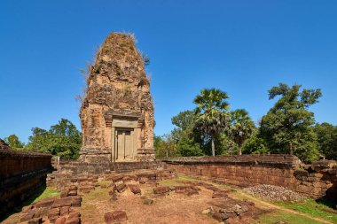 Angkor Thom 'daki Pre Rup Khmer Tapınağı, UNESCO' nun Dünya Mirası Alanındaki Angkor Wat Arkeoloji Parkı, Siem Reap, Kamboçya 'daki popüler bir turizm merkezi.