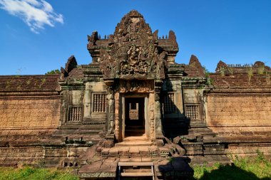 Angkor Thom 'daki Banteay Samre Tapınağı Kamboçya UNESCO Dünya Mirası Alanındaki Angkor Wat Arkeoloji Parkı popüler bir turistik merkezdir.
