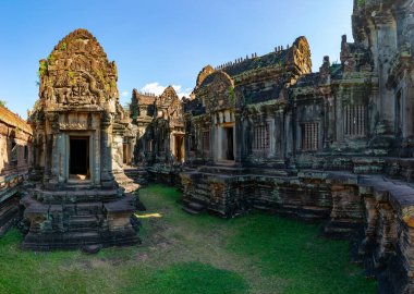 Angkor Thom 'daki Banteay Samre Tapınağı Kamboçya UNESCO Dünya Mirası Alanındaki Angkor Wat Arkeoloji Parkı popüler bir turistik merkezdir.