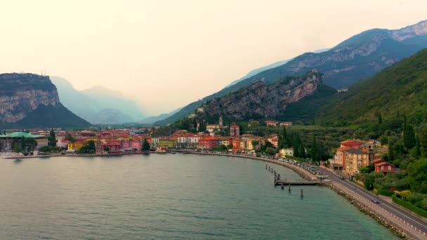 Πανόραμα Της Torbole Μια Μικρή Πόλη Στη Λίμνη Garda Ιταλία — Αρχείο Βίντεο