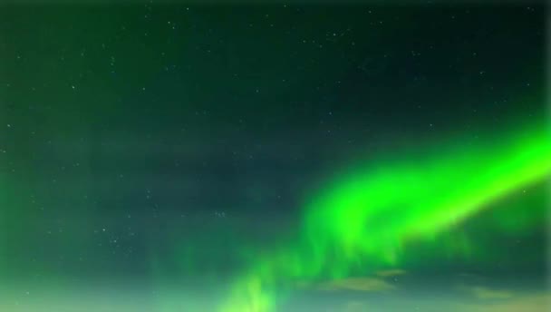 Bewolkte Lucht Grijze Wolken Met Groen Aurora — Stockvideo