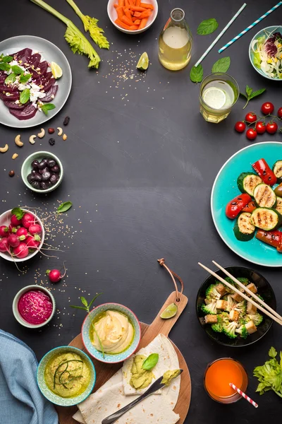 Meja makan vegetarian berwarna dari atas — Stok Foto