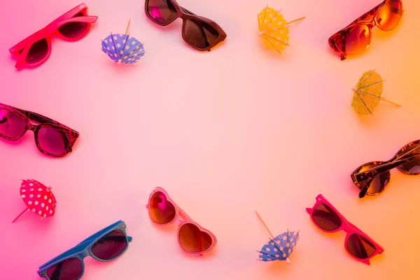 Samling av solglasögon - sommaren display butikskoncept — Stockfoto