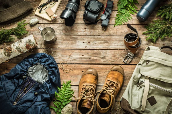 Camping eller äventyr resa natur koncept (platt lay) — Stockfoto