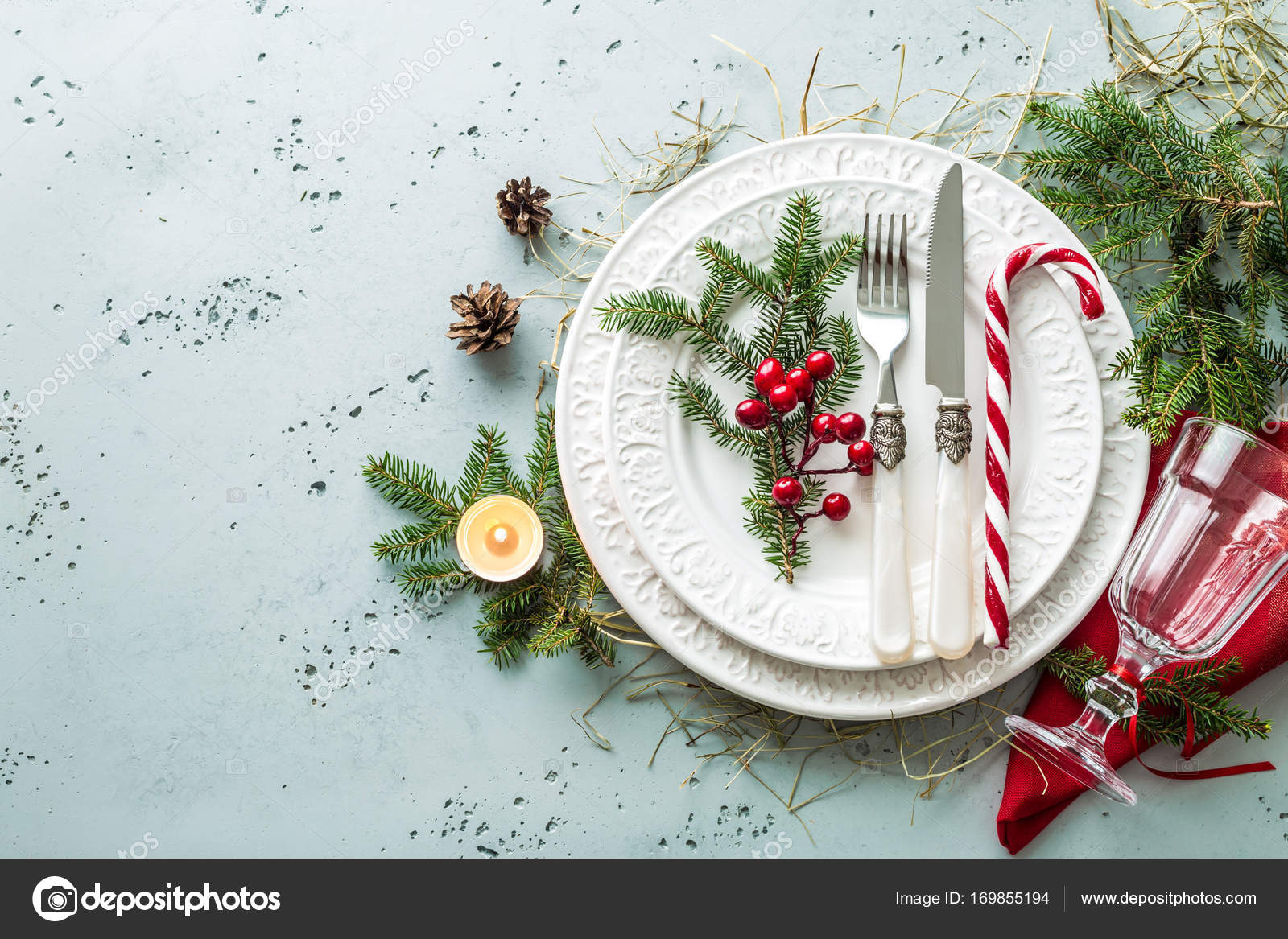 Elegant christmas table setting design (top view, flat lay) Stock Photo ...