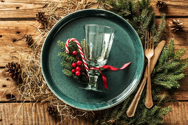 Rustic christmas table setting design with natural decorations
