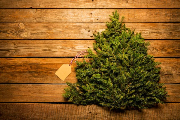 Arbre de Noël vert sur fond bois rustique vintage — Photo