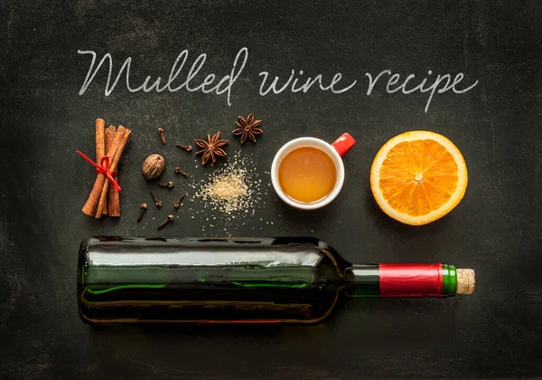 Mulled Víno Recepty Ingredience Černé Tabuli Vánoční Nebo Zimní Ohřívání — Stock fotografie