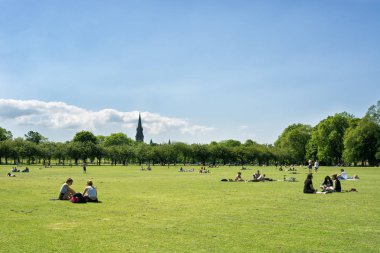 Meadows, İskoçya, İngiltere'de Edinburgh Üniversitesi öğrencileri