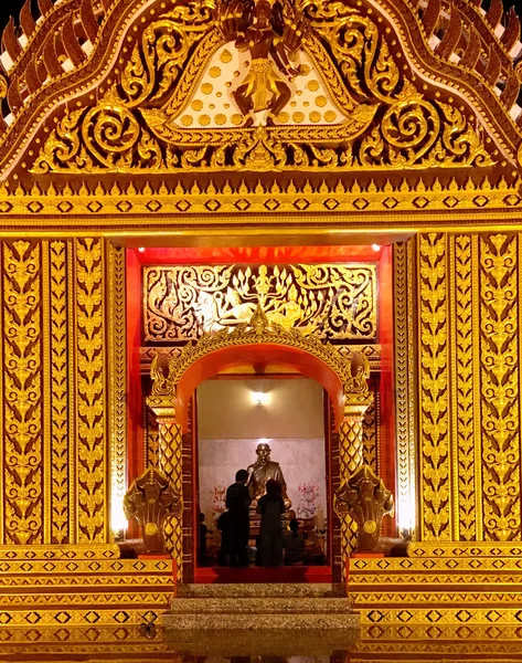 Tay tapınak Tanrı gece zamanında