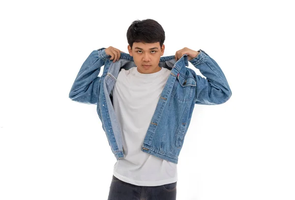 Menino Asiático Com Cabelo Preto Coloca Estúdio Com Camisa Branca — Fotografia de Stock