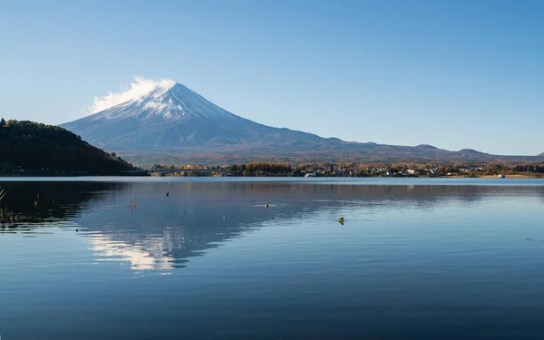 Hermosa Vista Del Monte Fuji Con Reflejo Mediodía Cielo Azul — Foto de Stock