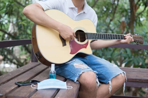 Hobbies Quarantine Acoustic Guitarist Garden Home Mental Health Care — Stock Photo, Image