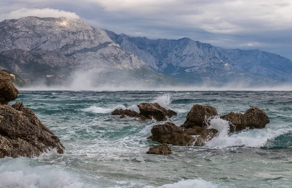 Biokovo dağı ve güçlü bura rüzgarı