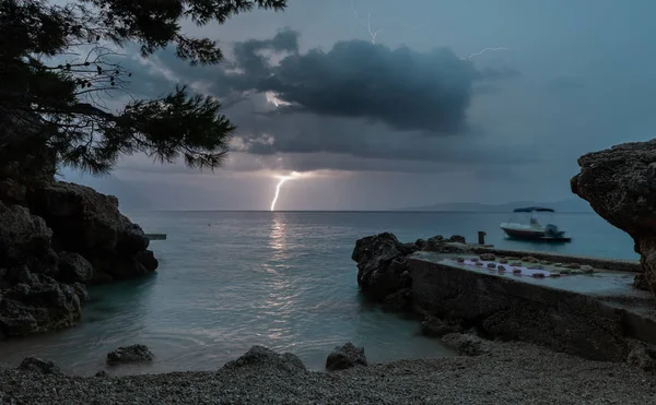 Şimşek fırtınası, Mimouse, Omis, Dalmaçya, Hırvatistan
