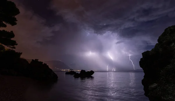 Şimşek fırtınası, Mimouse, Omis, Dalmaçya, Hırvatistan