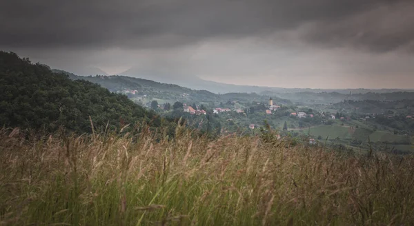 Hırvatistan, Avrupa 'da tepede pitoresk bir köy