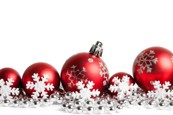 Rosso palle di Natale su bianco — Foto Stock