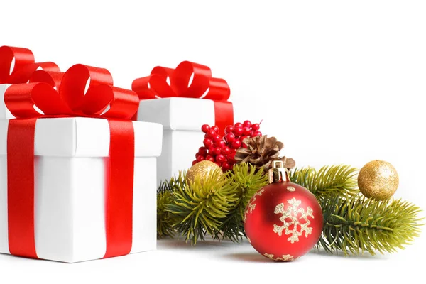 Cadeau met kerstboom — Stockfoto
