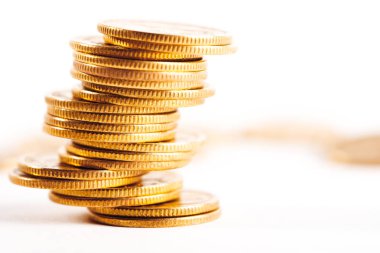 Bozuk paralar farklı pozisyonlarda üst üste istiflenir.