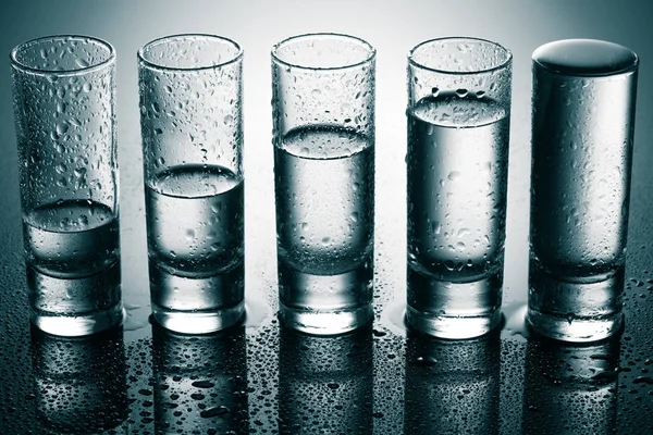 Sor szemüveg vodka — Stock Fotó