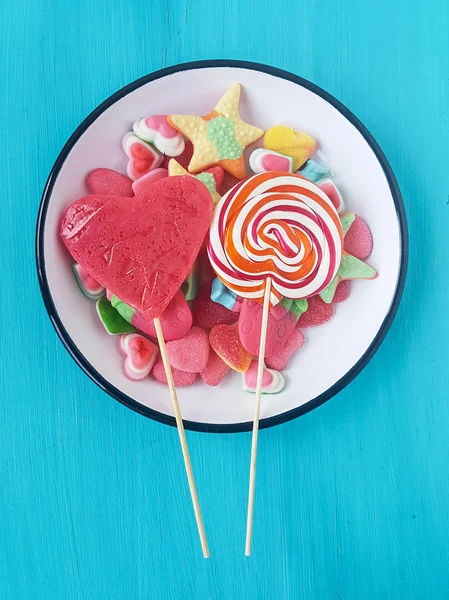 Lulipops und verschiedene Gelee Bonbons — Stockfoto