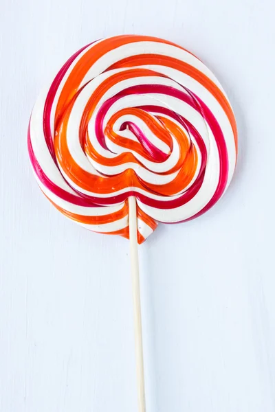 Caramelo lollipop sobre un fondo blanco —  Fotos de Stock