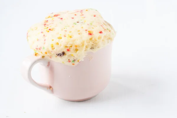 Mug cake with sugar sprinkles — Stock Photo, Image