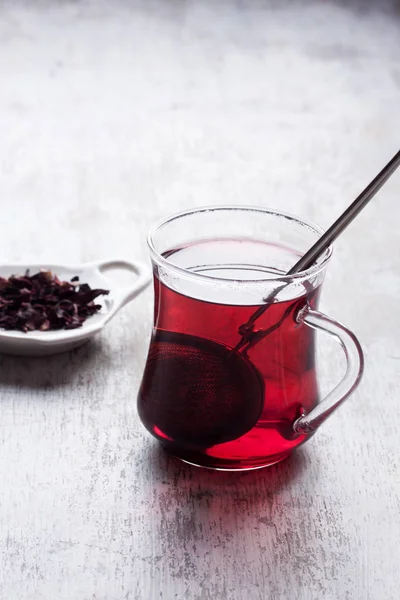 Травяной чай гибискус — стоковое фото