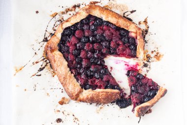 Berry Galette'ye parşömen kağıt üzerinde