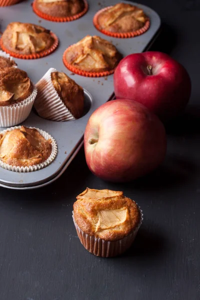 Muffins de maçã saborosos — Fotografia de Stock