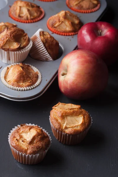 Tatsty яблучний кекс — стокове фото