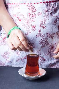 Türk siyah çay bardak