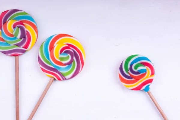 Lollipops em um fundo branco — Fotografia de Stock