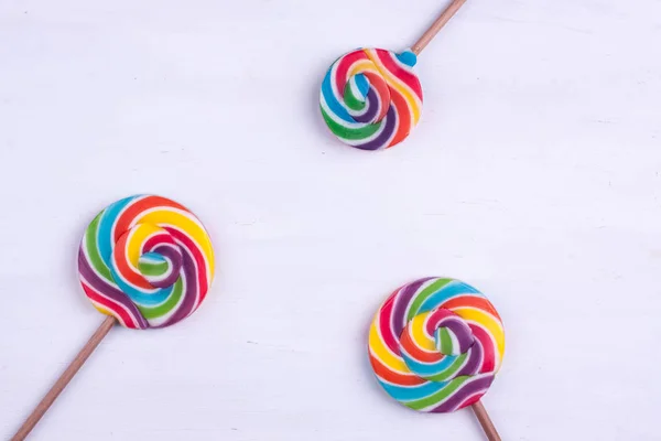 Lollipops em um fundo branco — Fotografia de Stock