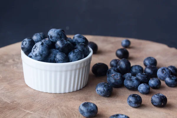 Blueberry on a wood background — Stock Photo, Image