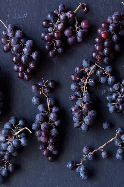 Uvas pretas orgânicas — Fotografia de Stock